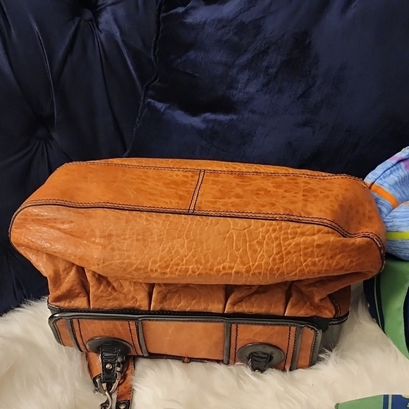 Authentic Fendi bag - Picture 6 of 12